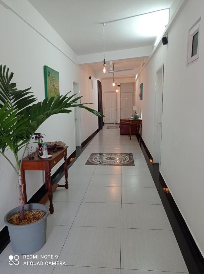 Hello Guest House กาตร์บอร์นส์ ภายนอก รูปภาพ