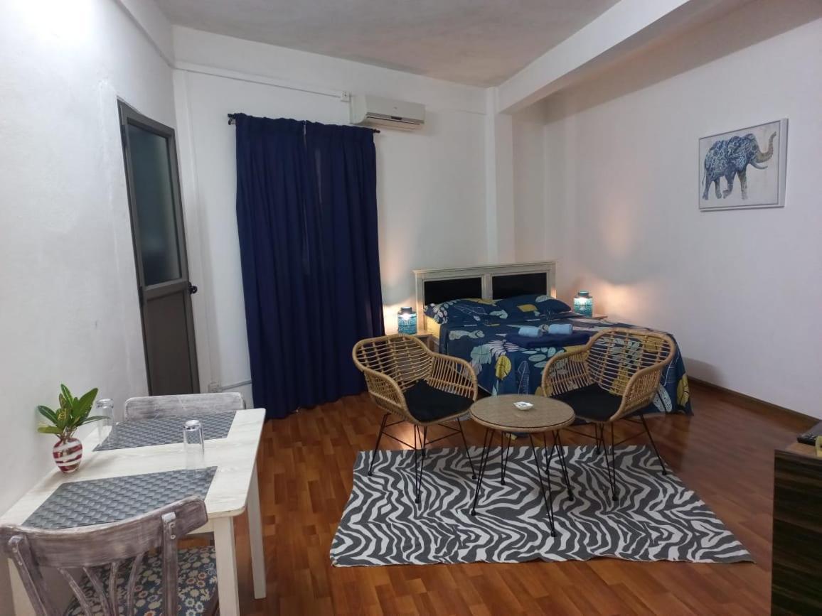 Hello Guest House กาตร์บอร์นส์ ภายนอก รูปภาพ