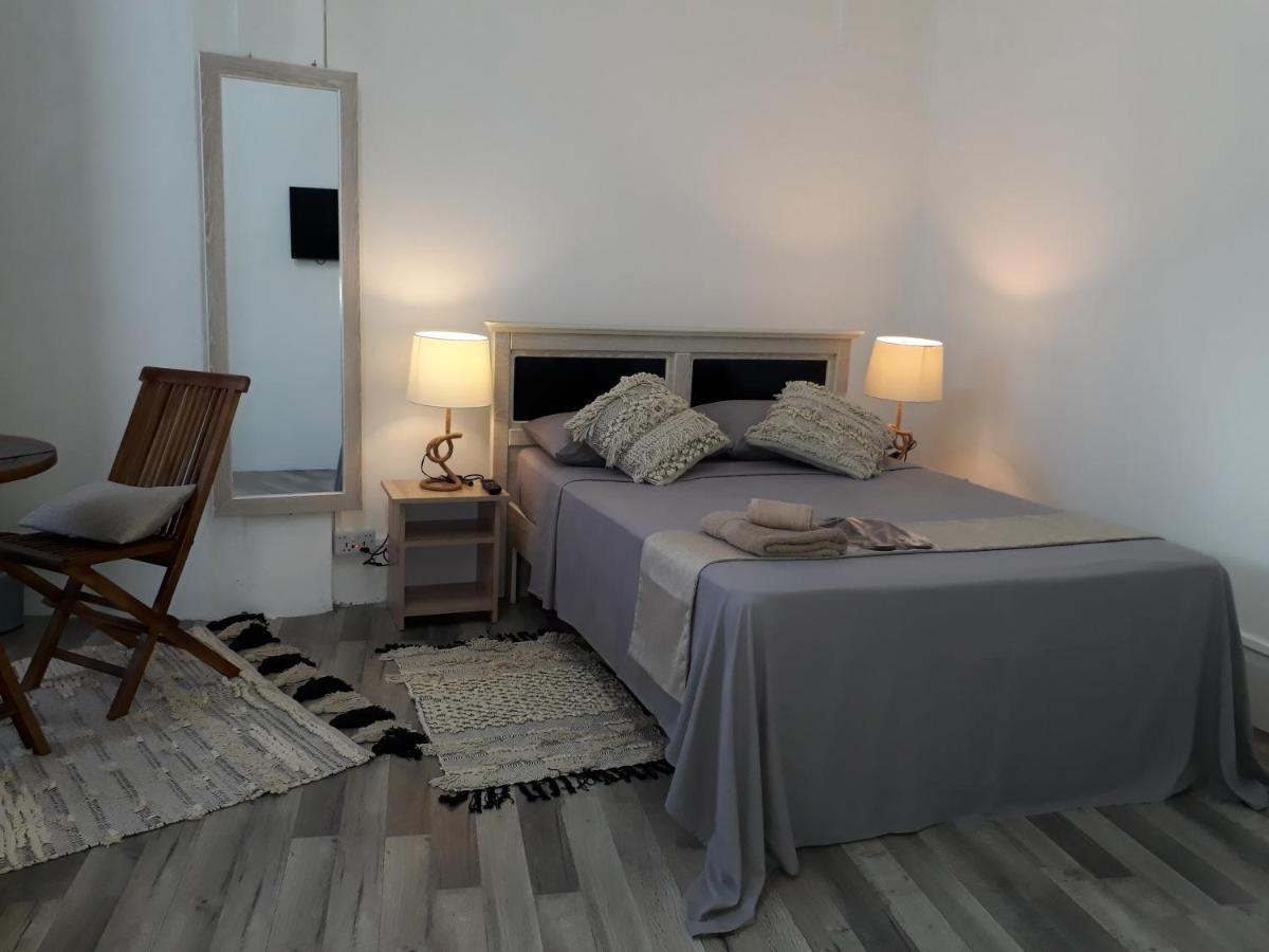 Hello Guest House กาตร์บอร์นส์ ภายนอก รูปภาพ